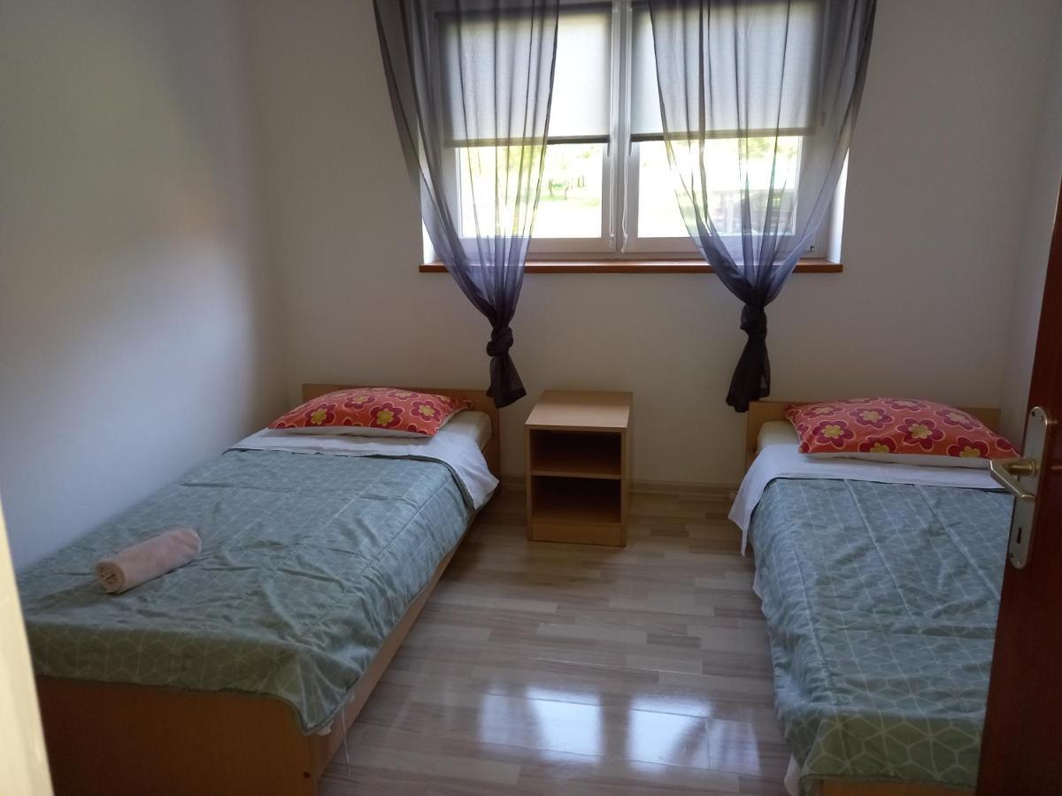 Ferienwohnung Apartman Filip Smoljanac Exterior foto