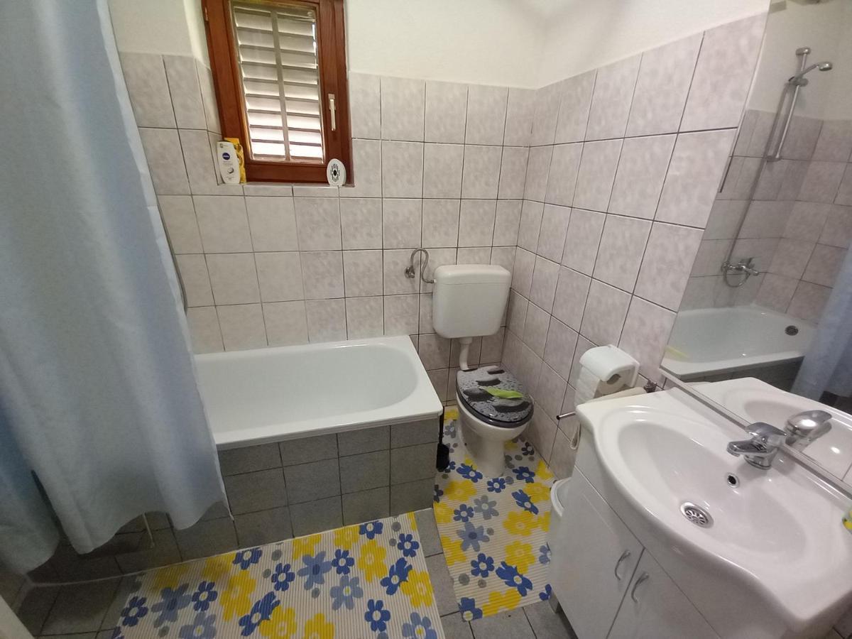 Ferienwohnung Apartman Filip Smoljanac Exterior foto